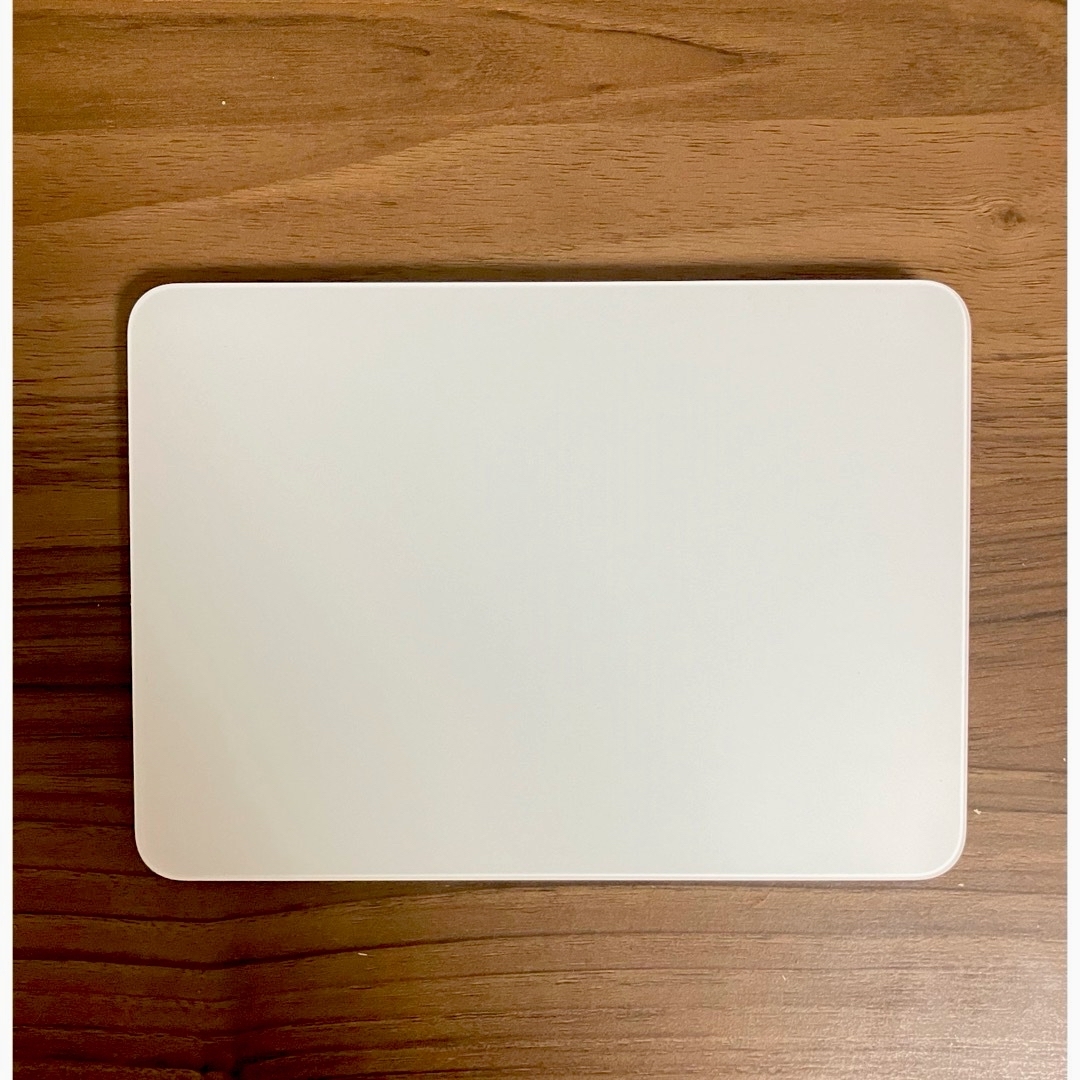 Apple(アップル)の美品　Apple Magic Trackpad 3 ホワイト スマホ/家電/カメラのPC/タブレット(PC周辺機器)の商品写真