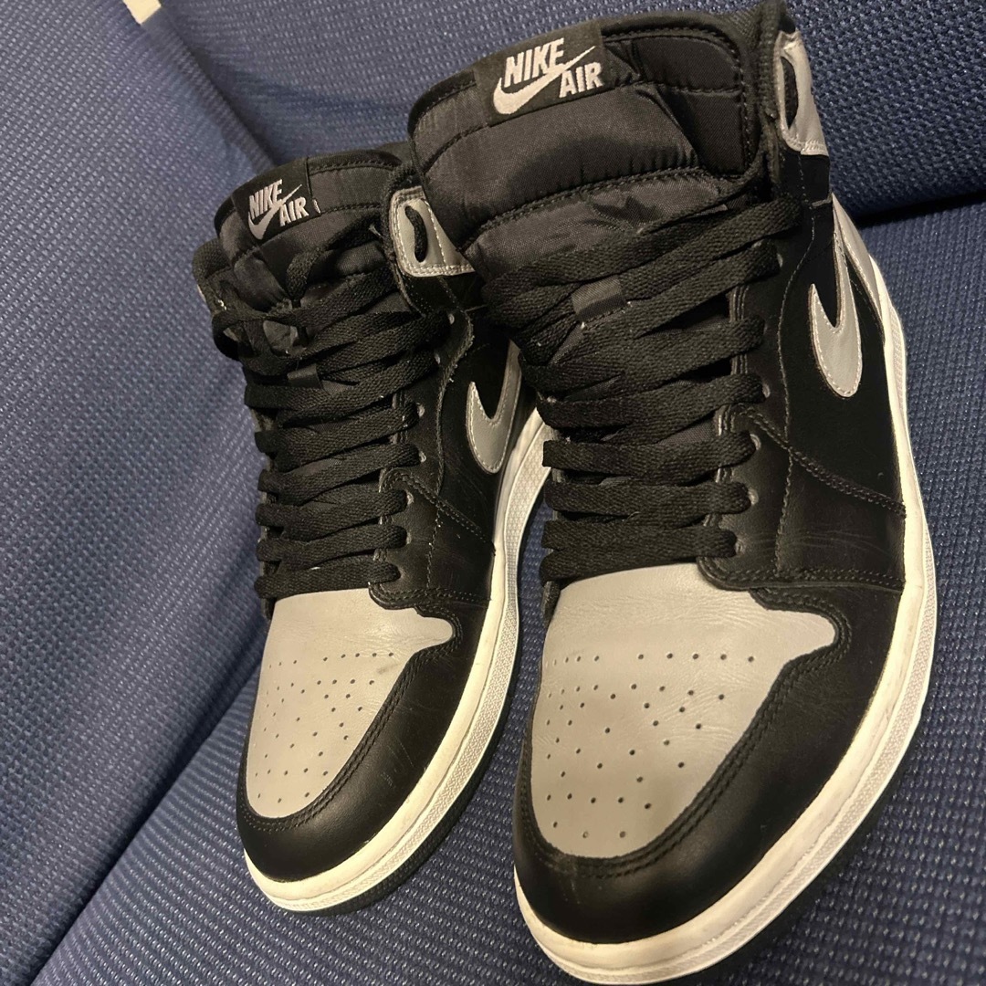 NIKE(ナイキ)のNIKE AIR JORDAN 1 RETRO HIGH OG SHADOW メンズの靴/シューズ(スニーカー)の商品写真