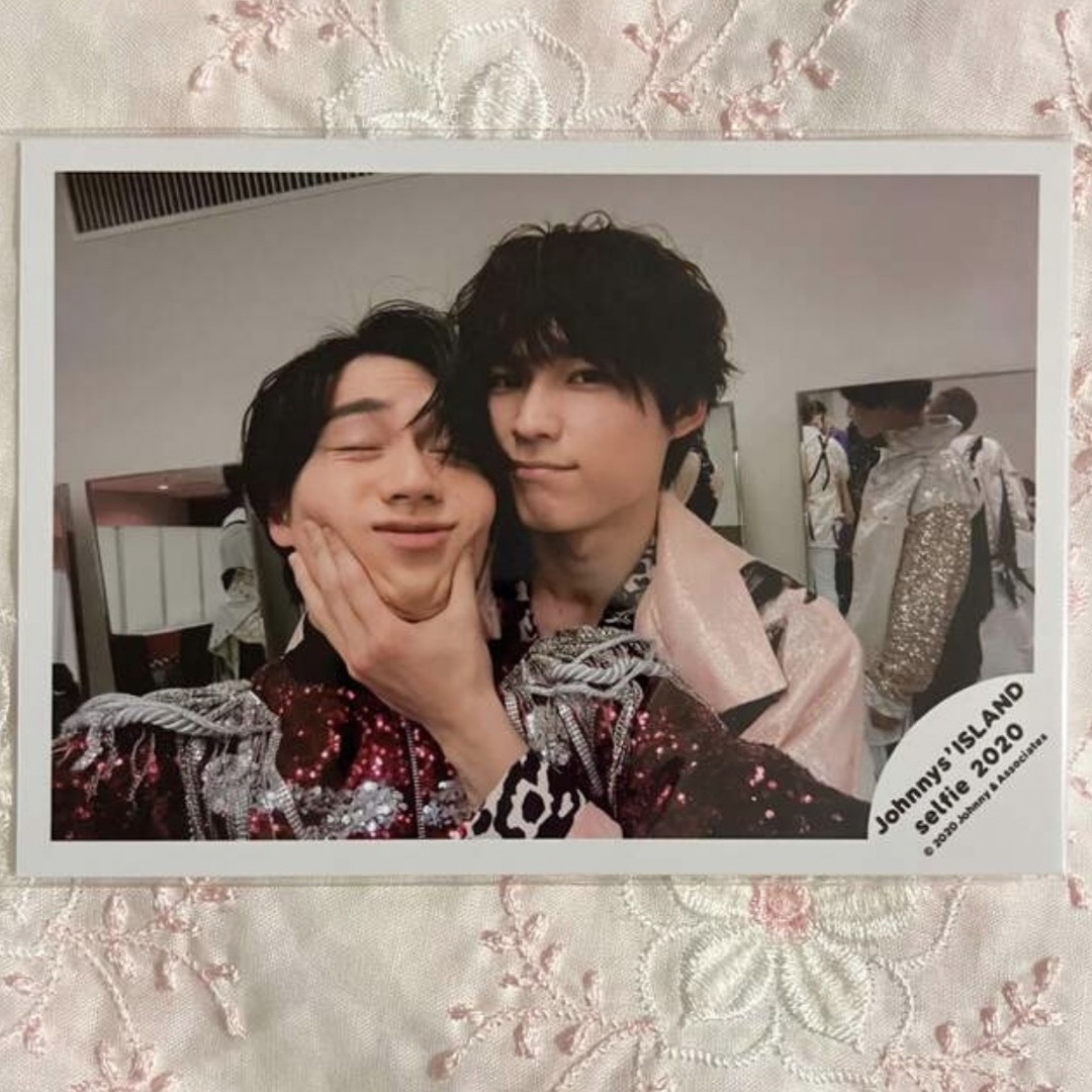 Johnny's(ジャニーズ)の【211】松村北斗 松田元太 公式写真 エンタメ/ホビーのタレントグッズ(アイドルグッズ)の商品写真