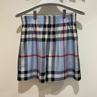 バーバリー(BURBERRY)の【Burberry】高級シルク100％ ショートパンツ（水色・XSサイズ）(ショートパンツ)