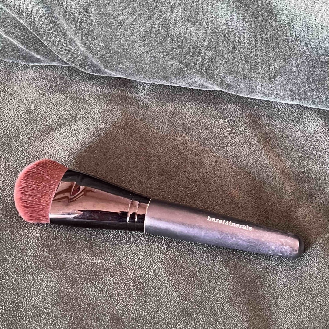 bareMinerals(ベアミネラル)のリュクス パフォーマンス ブラシ コスメ/美容のメイク道具/ケアグッズ(チーク/フェイスブラシ)の商品写真