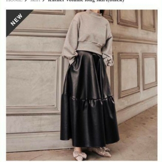 セルフォード(CELFORD)のトリートユアセルフ　leather volume long skirt(ロングスカート)