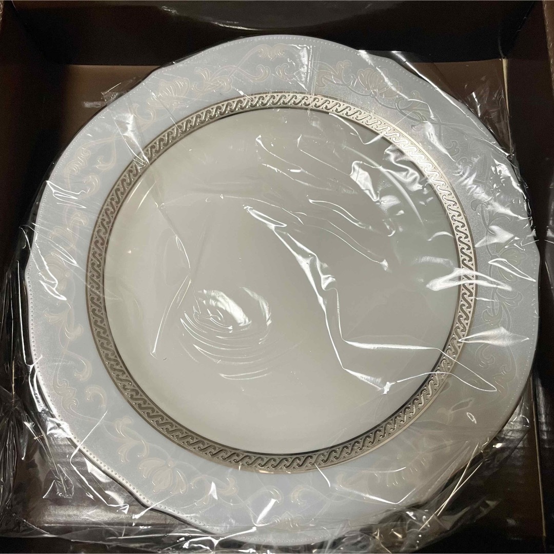 Noritake(ノリタケ)の【新品】Noritake ノリタケ プレート 皿 2枚セット 23cm インテリア/住まい/日用品のキッチン/食器(食器)の商品写真