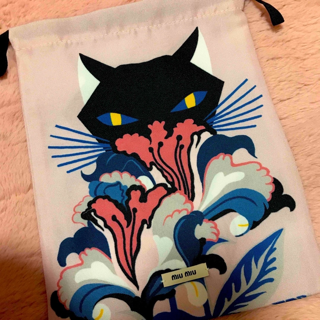 miumiu(ミュウミュウ)のmiumiuノベルティ巾着🌸 エンタメ/ホビーのコレクション(ノベルティグッズ)の商品写真