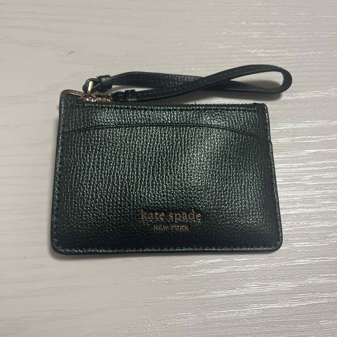 kate spade new york(ケイトスペードニューヨーク)のケイトスペード　パスケース レディースのファッション小物(名刺入れ/定期入れ)の商品写真