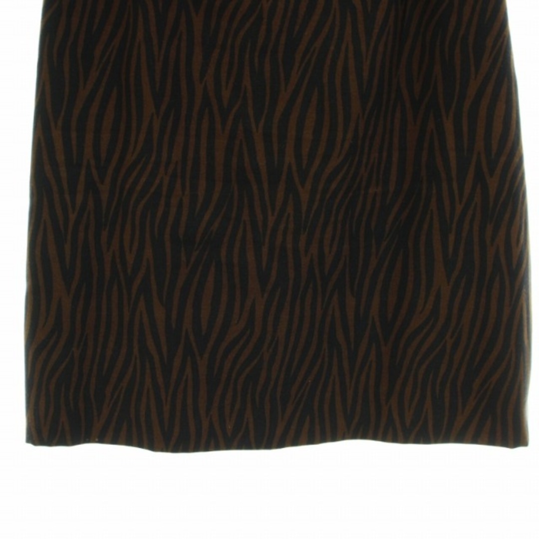 Gianni Versace(ジャンニヴェルサーチ)のジャンニヴェルサーチ ヴェルサーチェ 台形スカート ひざ丈 ゼブラ 大きいサイズ レディースのスカート(ひざ丈スカート)の商品写真