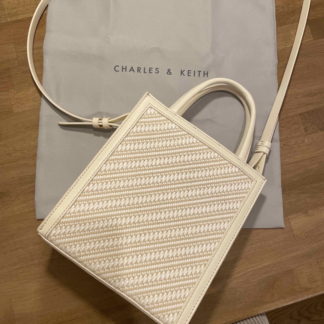 Charles and Keith(チャールズアンドキース)のチャールズアンドキース　ショルダー レディースのバッグ(ショルダーバッグ)の商品写真