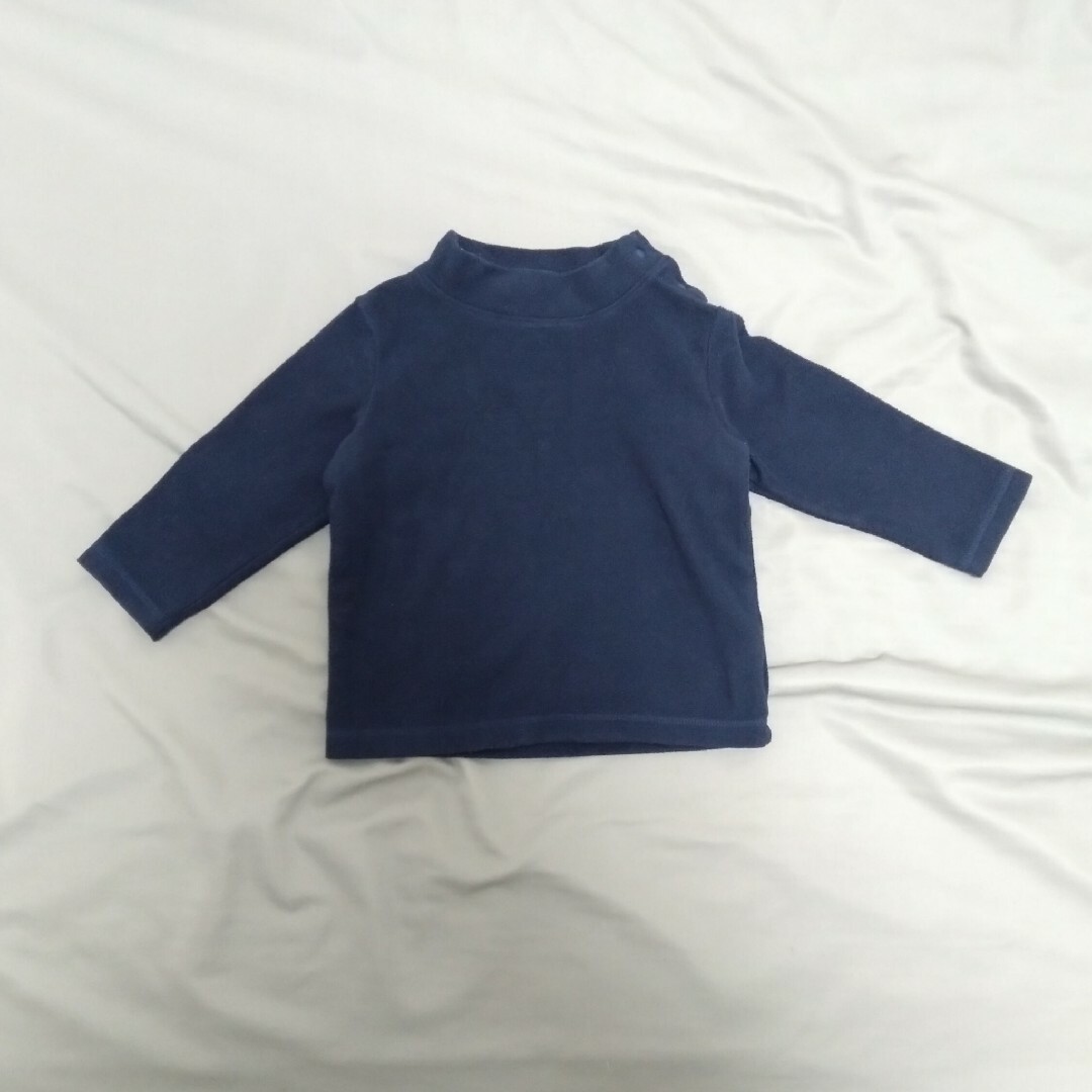 ユニクロ　キッズ ベビー トップス 長袖Tシャツ フリース 90 男の子女の子  キッズ/ベビー/マタニティのキッズ服女の子用(90cm~)(その他)の商品写真