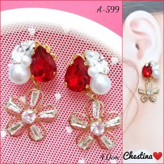 可愛い❤️キラキラお花揺れる レッドビジューピアス(ピアス)