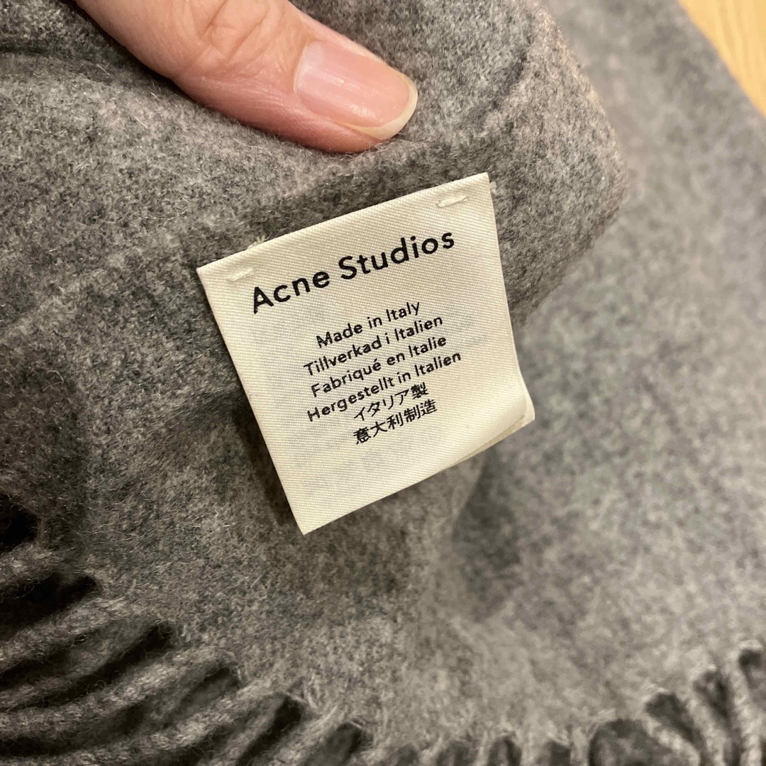 Acne Studios(アクネストゥディオズ)のAcneStudiosアクネ　ウールストールマフラー レディースのファッション小物(マフラー/ショール)の商品写真