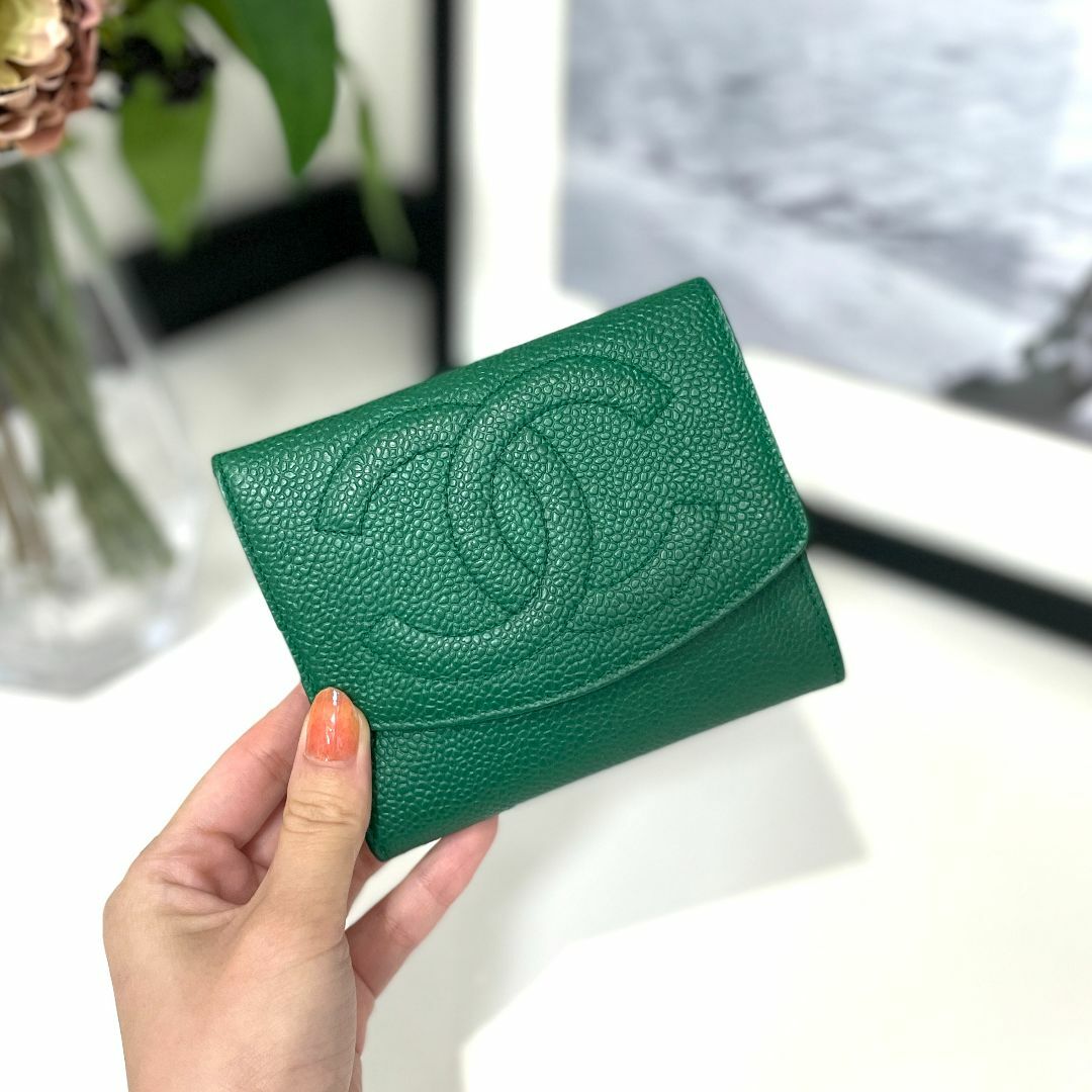 CHANEL - CHANEL マトラッセ キャビアスキン 二つ折り財布の通販 by