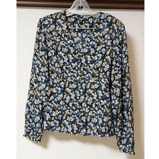 ユニクロ(UNIQLO)のUNIQLO　花柄シャツ(シャツ/ブラウス(長袖/七分))