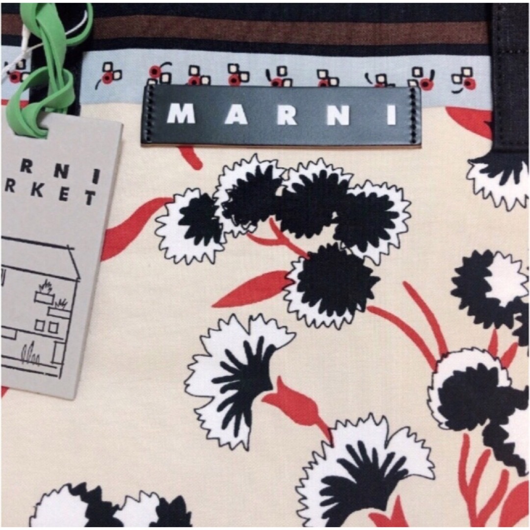 Marni(マルニ)の新品　マルニ　マルニマーケット　バンダナトート　限定　希少　ベージュフラワー レディースのバッグ(トートバッグ)の商品写真