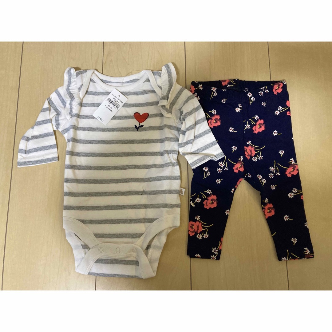 babyGAP(ベビーギャップ)のbaby GAP   50cm   0-3m    新品未着用　タグ付き キッズ/ベビー/マタニティのベビー服(~85cm)(ロンパース)の商品写真