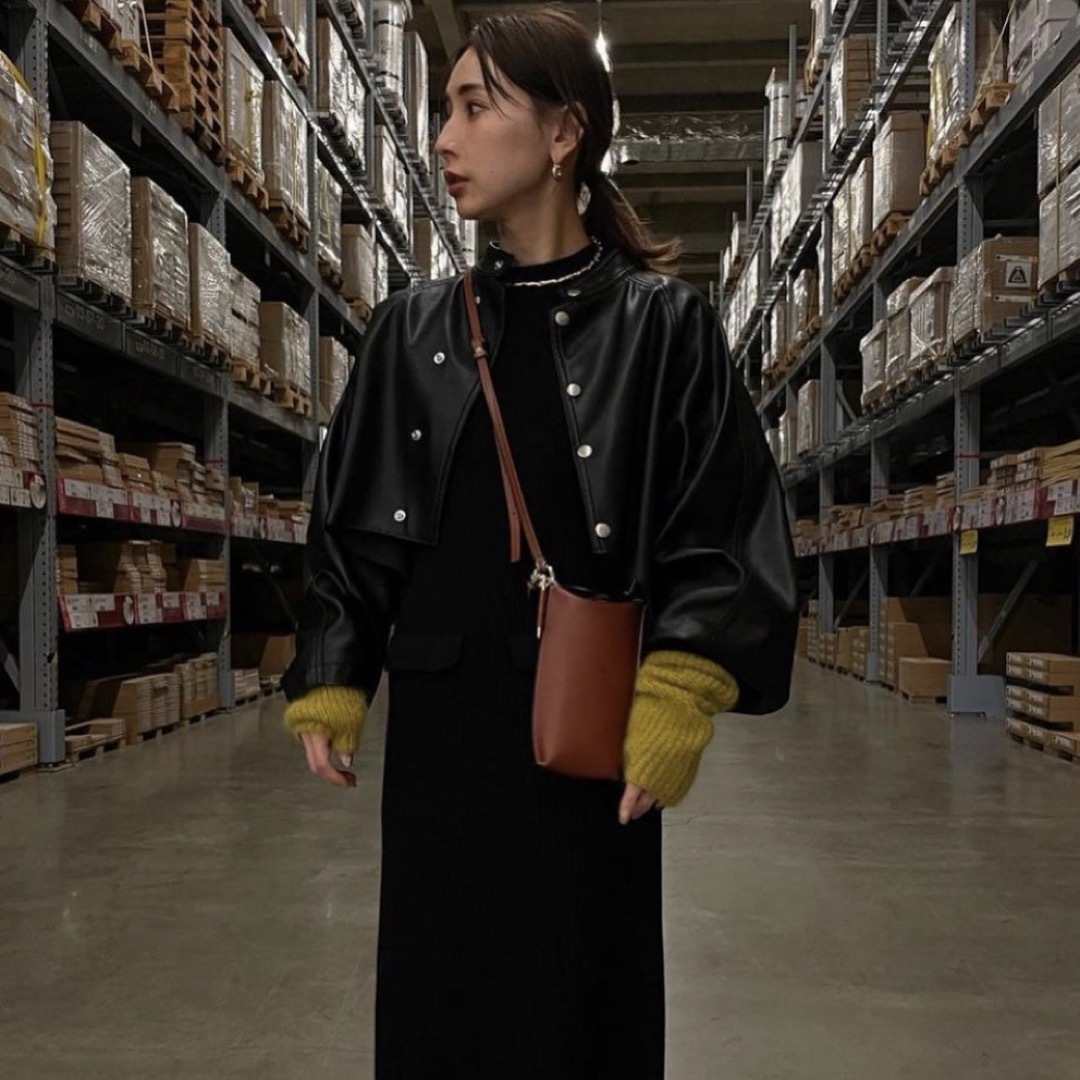 Ameri VINTAGE(アメリヴィンテージ)の３日間限定セール　RAUND SHORT FAKE LEATHER JACKET レディースのジャケット/アウター(ライダースジャケット)の商品写真