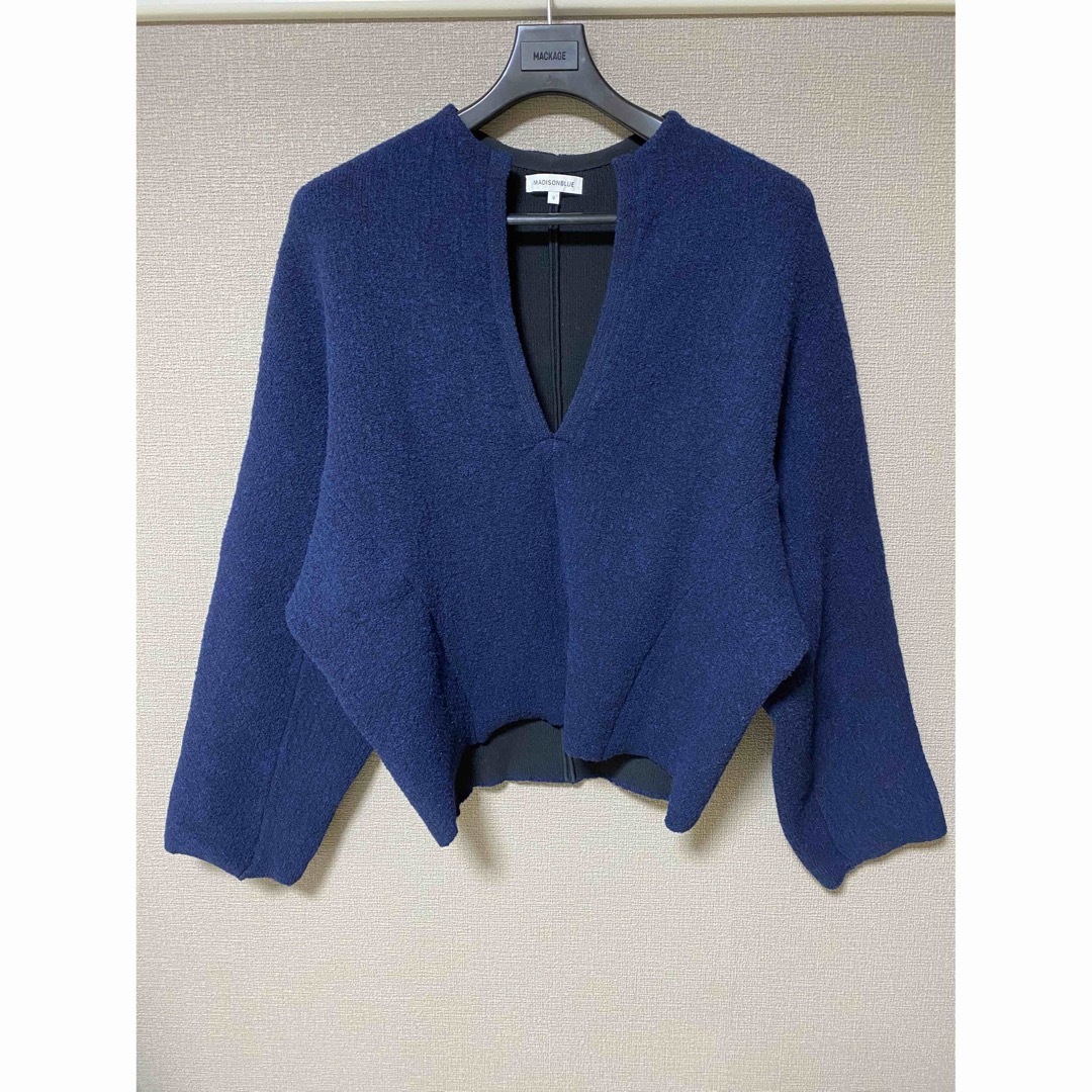 MADISONBLUE(マディソンブルー)のMADISON BLUE セットアップ モザイクウール Vネック 変形スカート レディースのトップス(ニット/セーター)の商品写真