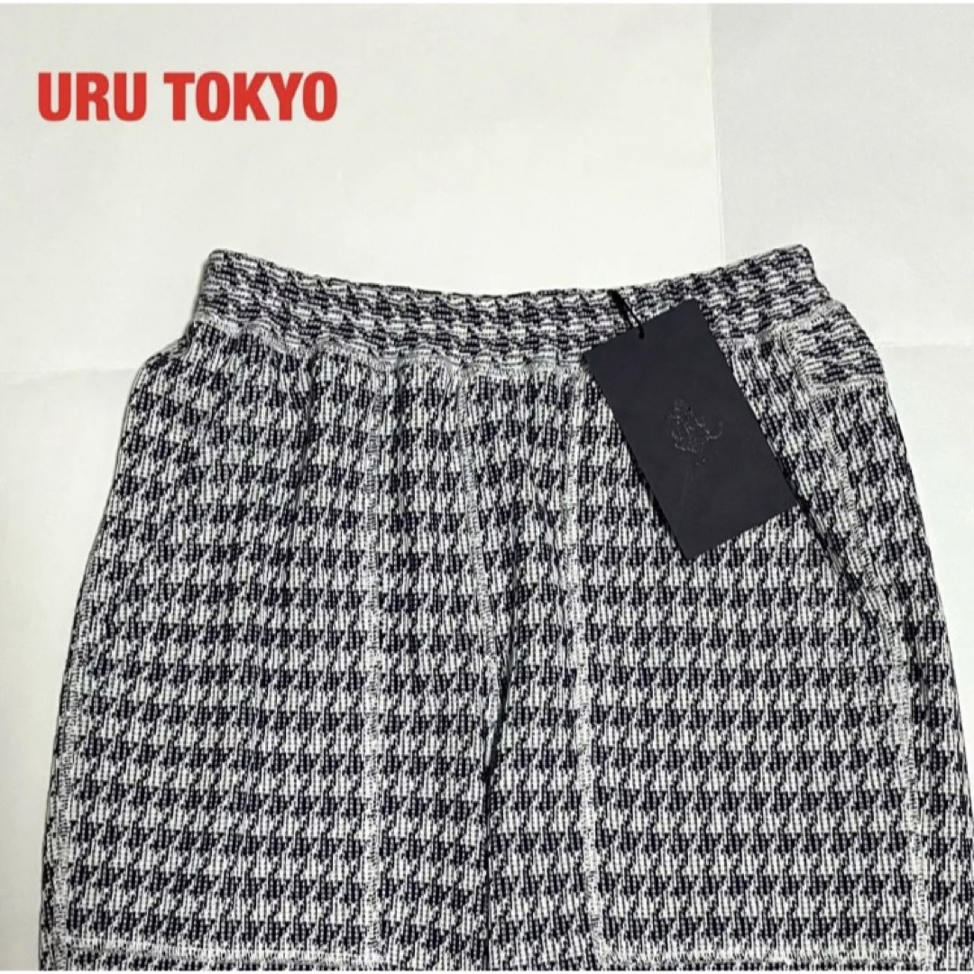 【新品】URU TOKYO　ウル　総柄パンツ　千鳥格子柄　個性的　美品　タグ付きのサムネイル