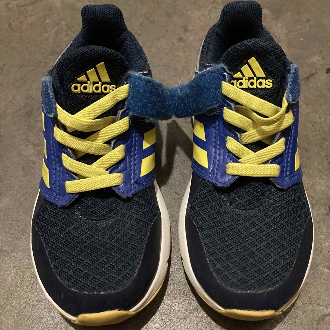 adidas(アディダス)のadidas アディダス スニーカー シューズ 靴 17cm キッズ/ベビー/マタニティのキッズ靴/シューズ(15cm~)(スニーカー)の商品写真