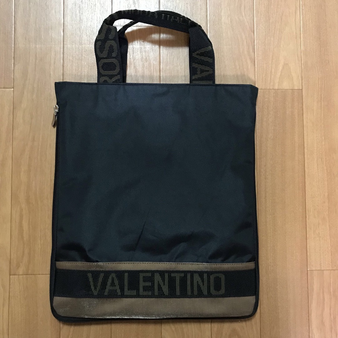 VALENTINO(ヴァレンティノ)のヴァレンティノのナイロントートバッグ　鞄 レディースのバッグ(トートバッグ)の商品写真