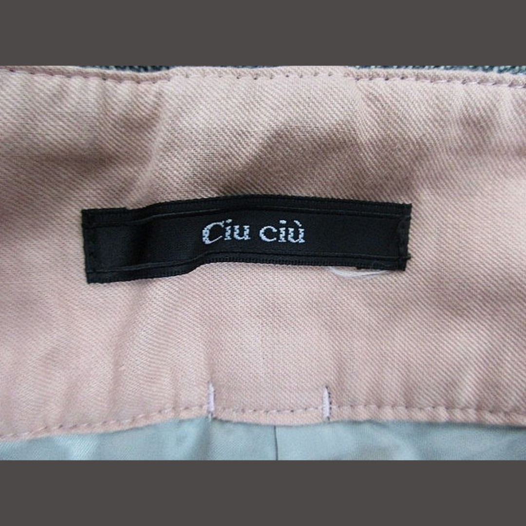 ciu ciu(チュウチュ)のチュウチュ Ciu ciu パンツ ショートパンツ ロールアップ グレー 0 レディースのパンツ(ショートパンツ)の商品写真