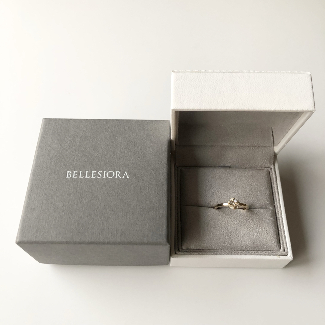 BELLESIORA(ベルシオラ)のBELLESIORA♡テーパーバゲットカットダイヤモンドK18リング♡ベルシオラ レディースのアクセサリー(リング(指輪))の商品写真