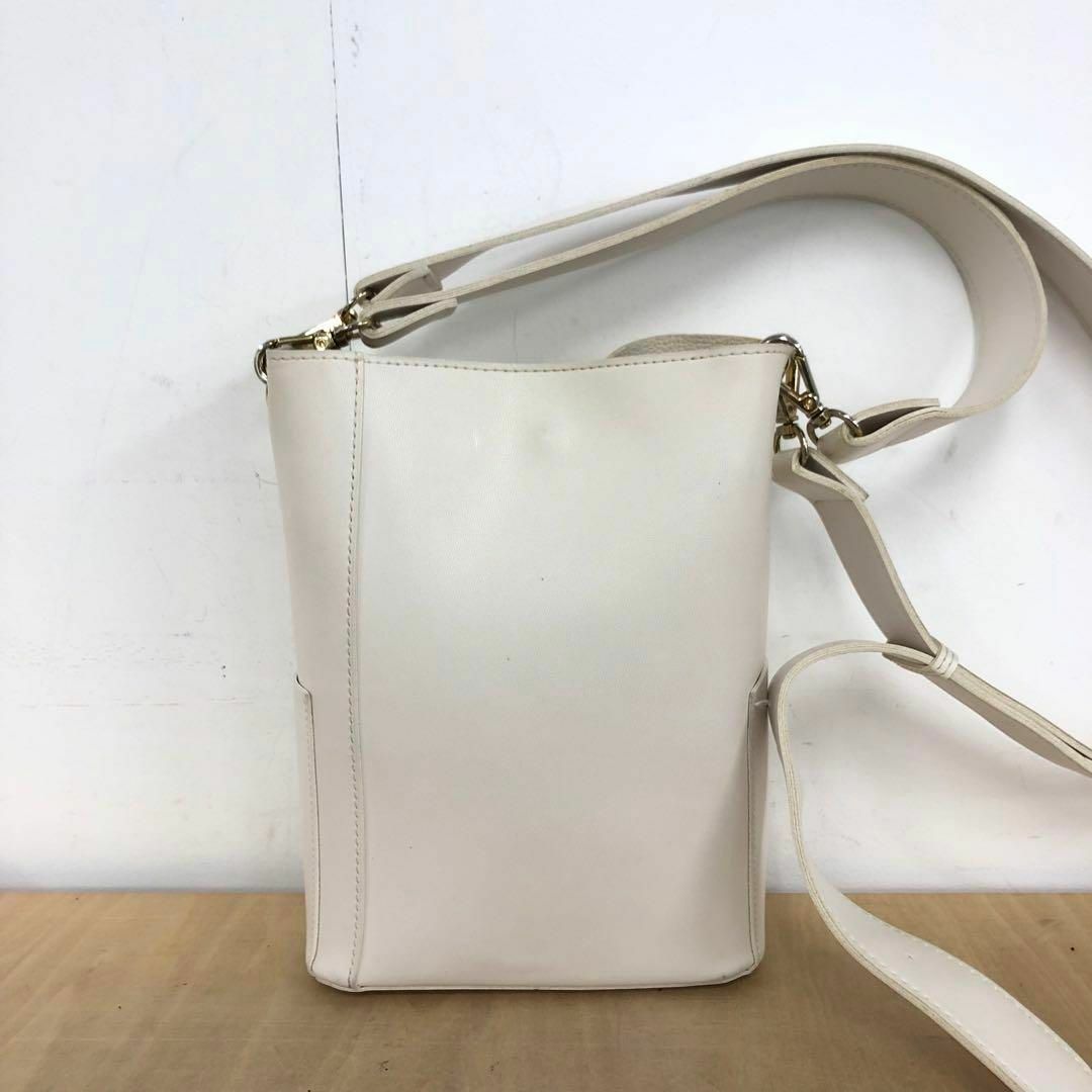 RANDEBOO(ランデブー)の【送料無料】RANDEBOO Petit Bucket bag 2way 白 レディースのバッグ(ショルダーバッグ)の商品写真