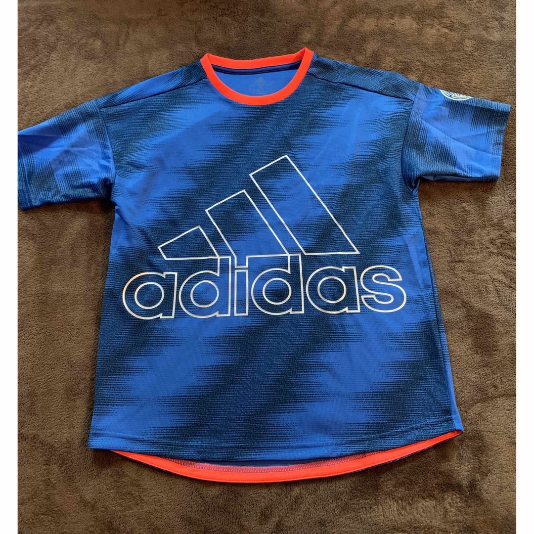 adidas(アディダス)のadidas  Tシャツ　160 キッズ/ベビー/マタニティのキッズ服男の子用(90cm~)(Tシャツ/カットソー)の商品写真