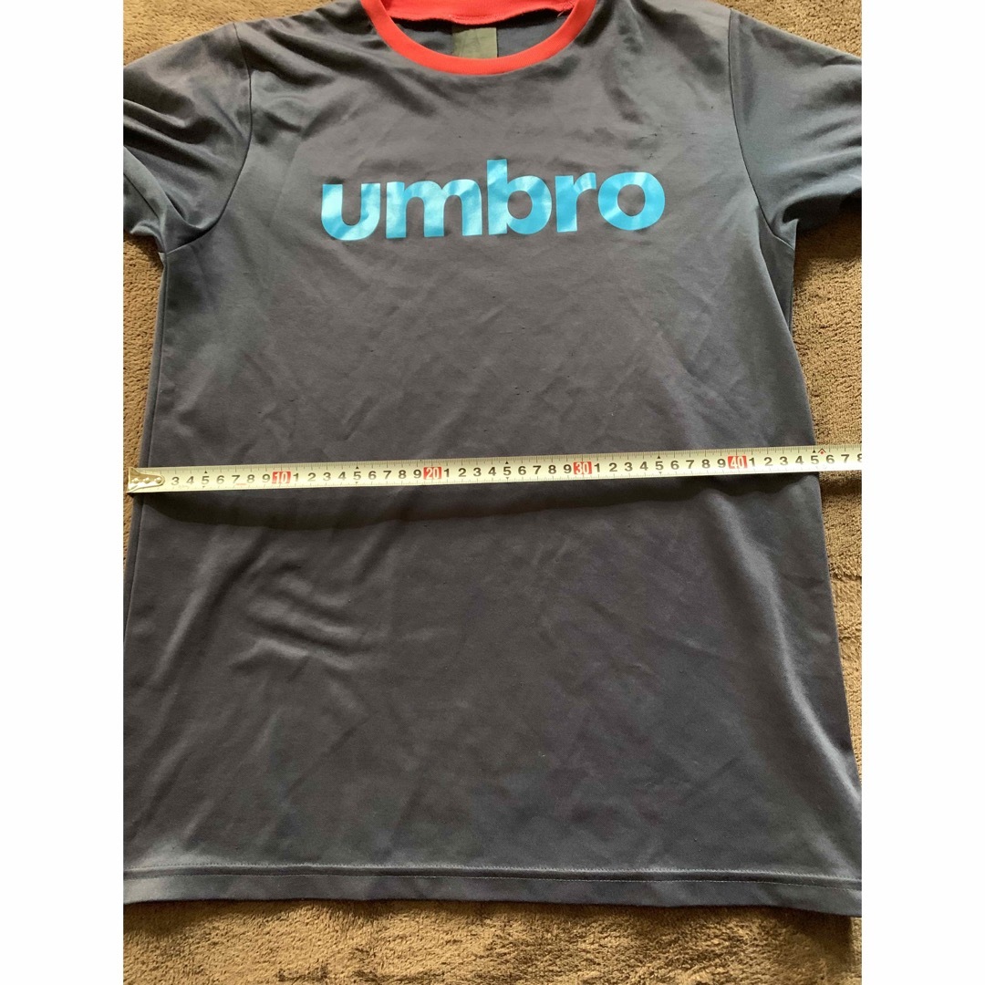 UMBRO(アンブロ)のアンブロ　Tシャツ　160  紺色 キッズ/ベビー/マタニティのキッズ服男の子用(90cm~)(Tシャツ/カットソー)の商品写真