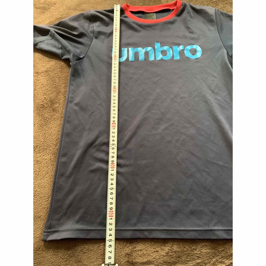 UMBRO(アンブロ)のアンブロ　Tシャツ　160  紺色 キッズ/ベビー/マタニティのキッズ服男の子用(90cm~)(Tシャツ/カットソー)の商品写真