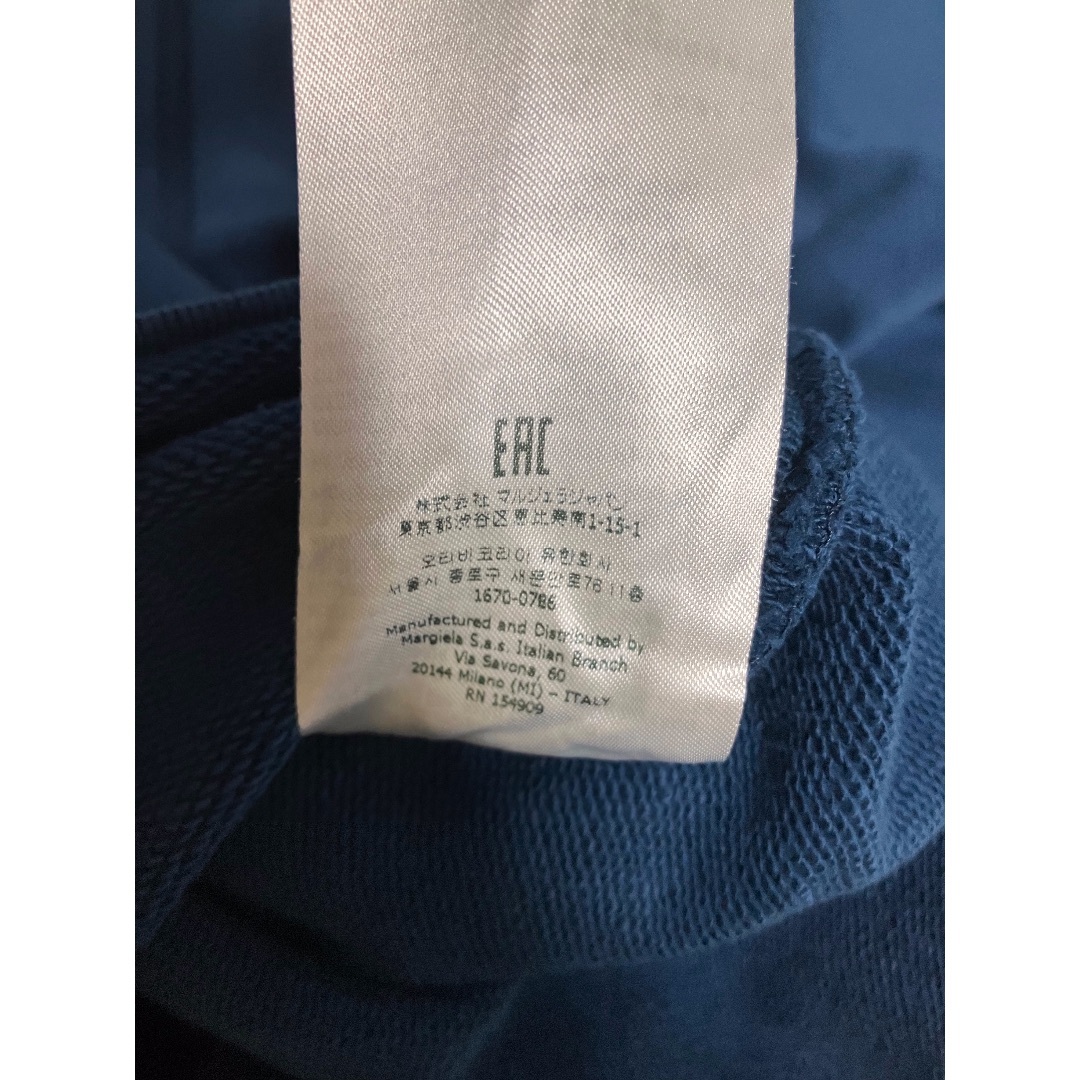 Maison Martin Margiela(マルタンマルジェラ)の新品 22aw XL マルジェラ 反転ロゴ スウェット 青 ブルー 5409 メンズのトップス(スウェット)の商品写真