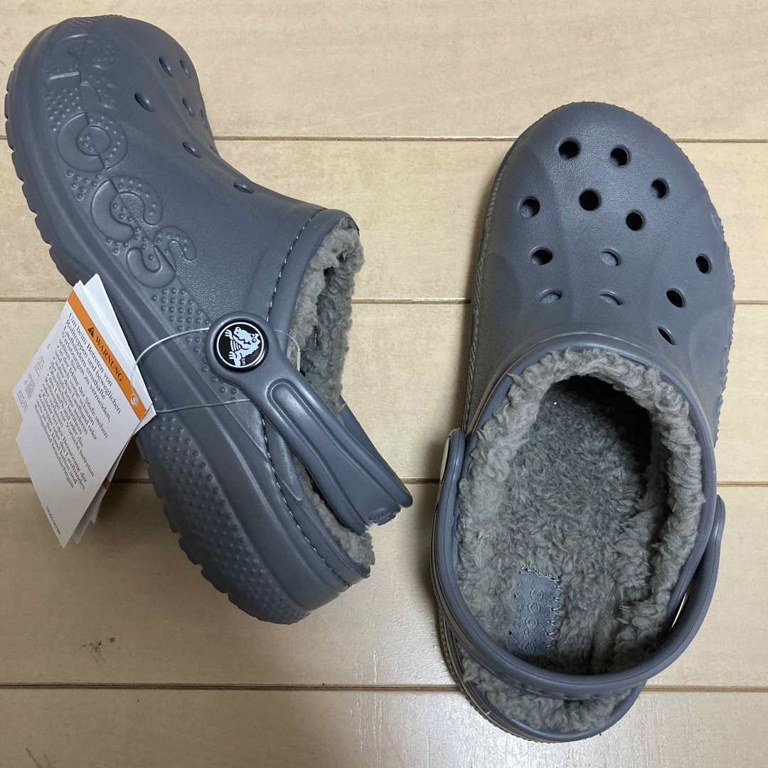 crocs(クロックス)の新品 21cm クロックス バヤ ラインド クロッグ キッズ ボア付き キッズ/ベビー/マタニティのベビー靴/シューズ(~14cm)(サンダル)の商品写真