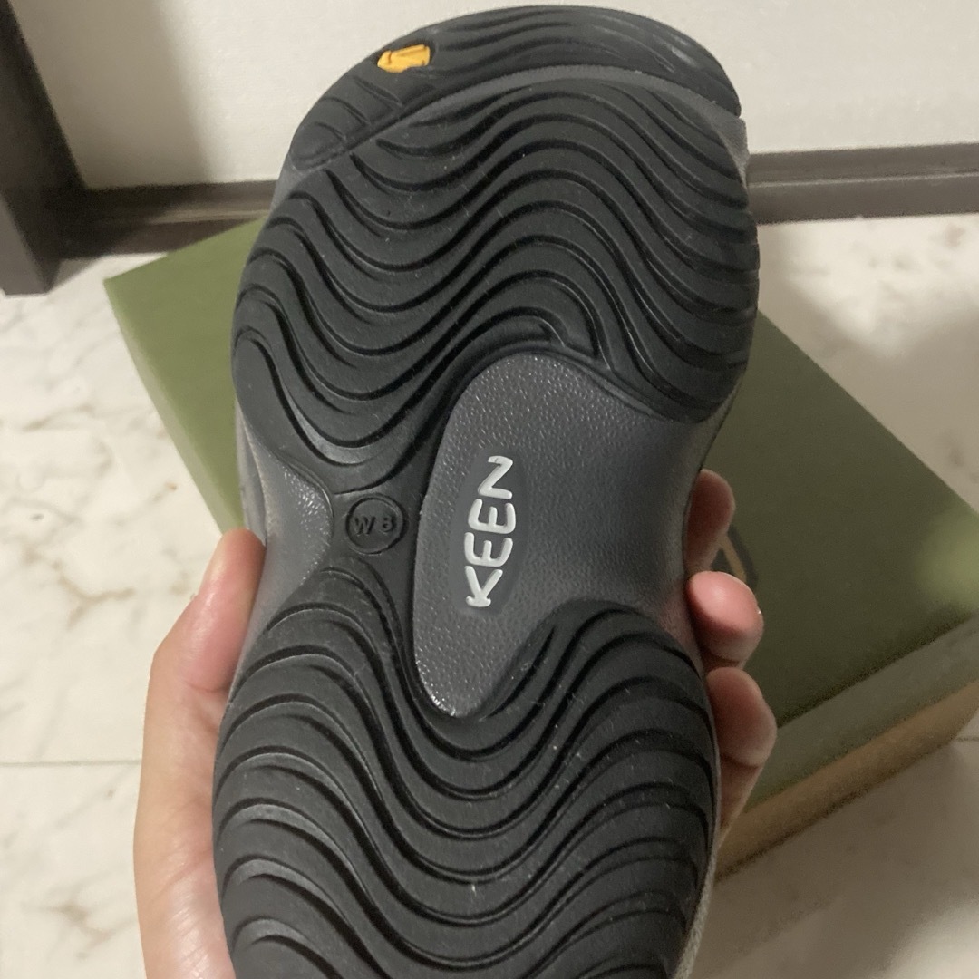 KEEN(キーン)の【未使用品】KEEN  ヨギ レディース サンダル 25.0cm レディースの靴/シューズ(サンダル)の商品写真