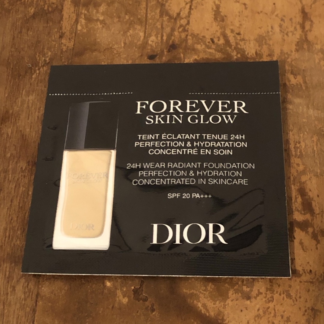 Dior(ディオール)のDior リキッドファンデーション　1N コスメ/美容のベースメイク/化粧品(ファンデーション)の商品写真