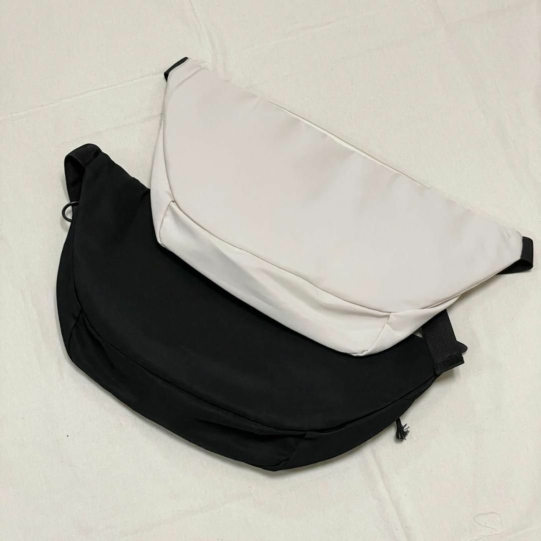 新品 ボディバッグ 白 ショルダーバッグ 男女兼用 大容量  韓国 カップル レディースのバッグ(ボディバッグ/ウエストポーチ)の商品写真
