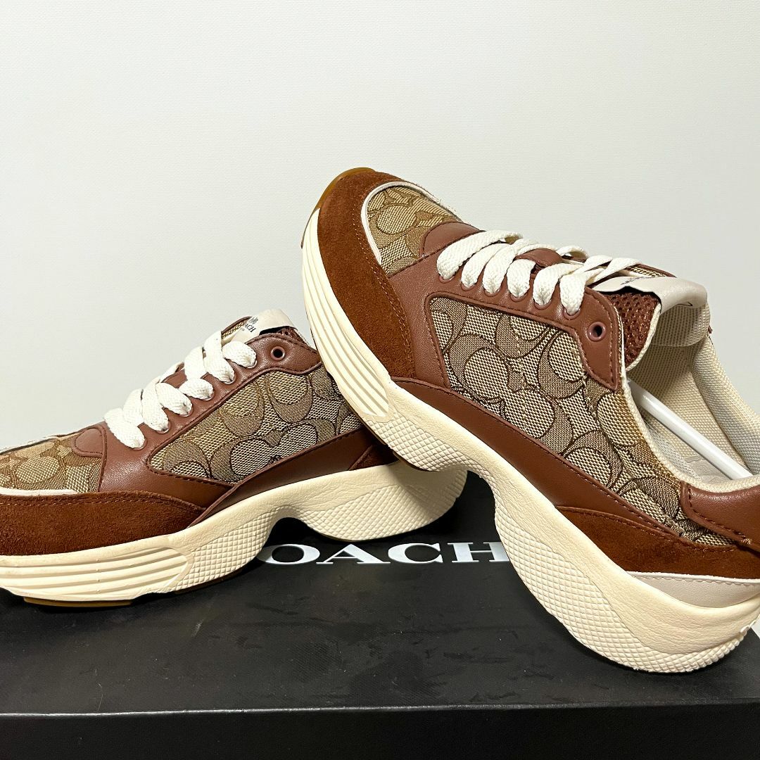 COACH TECH RUNNER IN SIGNATURE コーチ スニーカー-