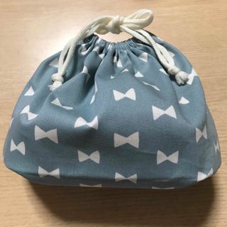 NO.102 ハンドメイド　お弁当袋　リボン　くすみブルー(外出用品)