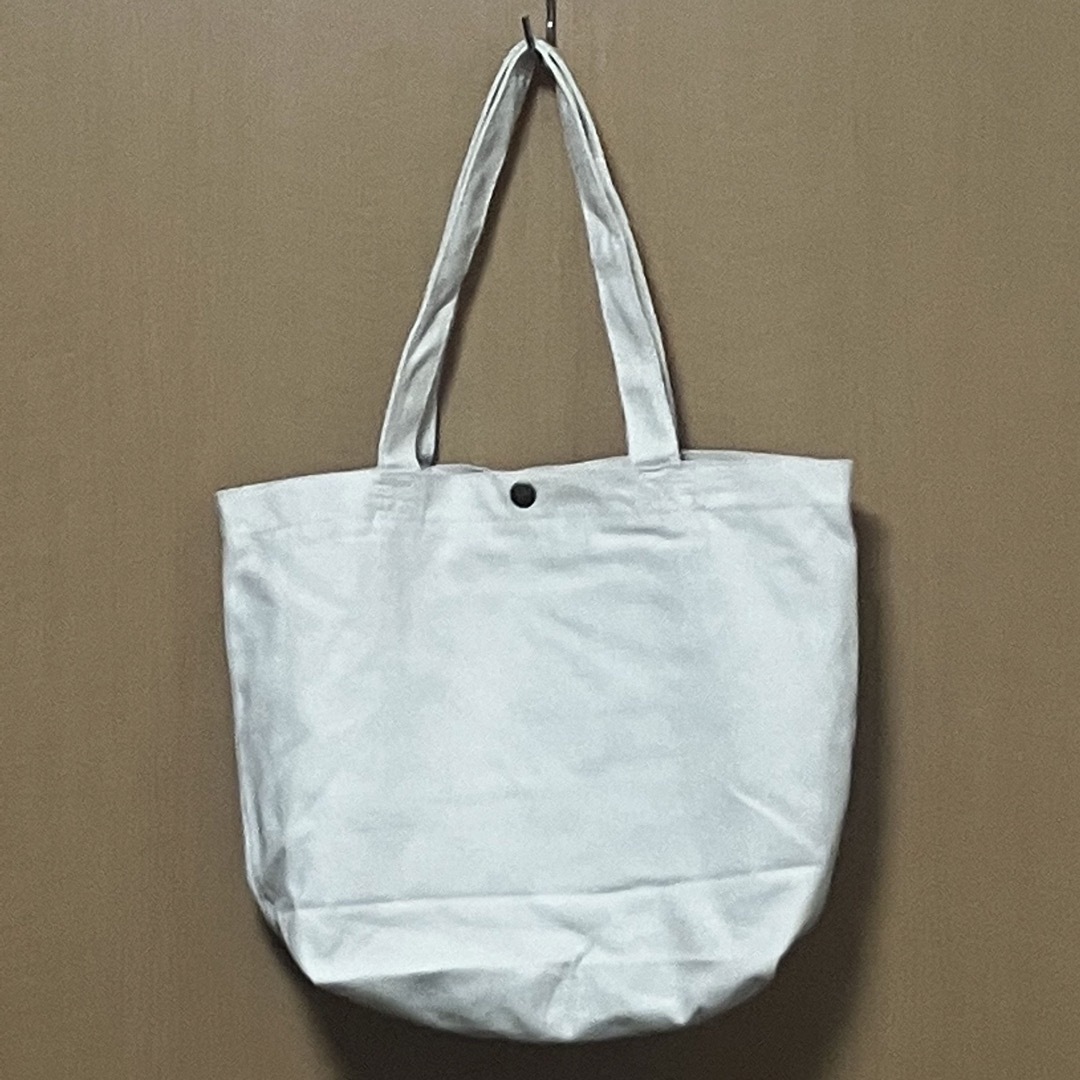 SNOOPY(スヌーピー)の新品　スヌーピー　トートバッグ　刺繍　PEANUTS 白　ミニトートバッグ レディースのバッグ(トートバッグ)の商品写真