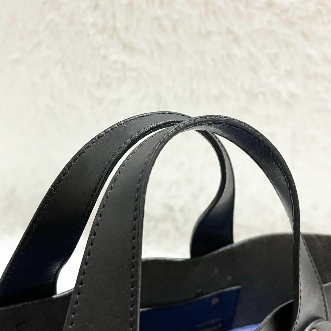 【良品】CELINE ハンドバッグ スタッズ トリオンフ カーフレザー ブラック