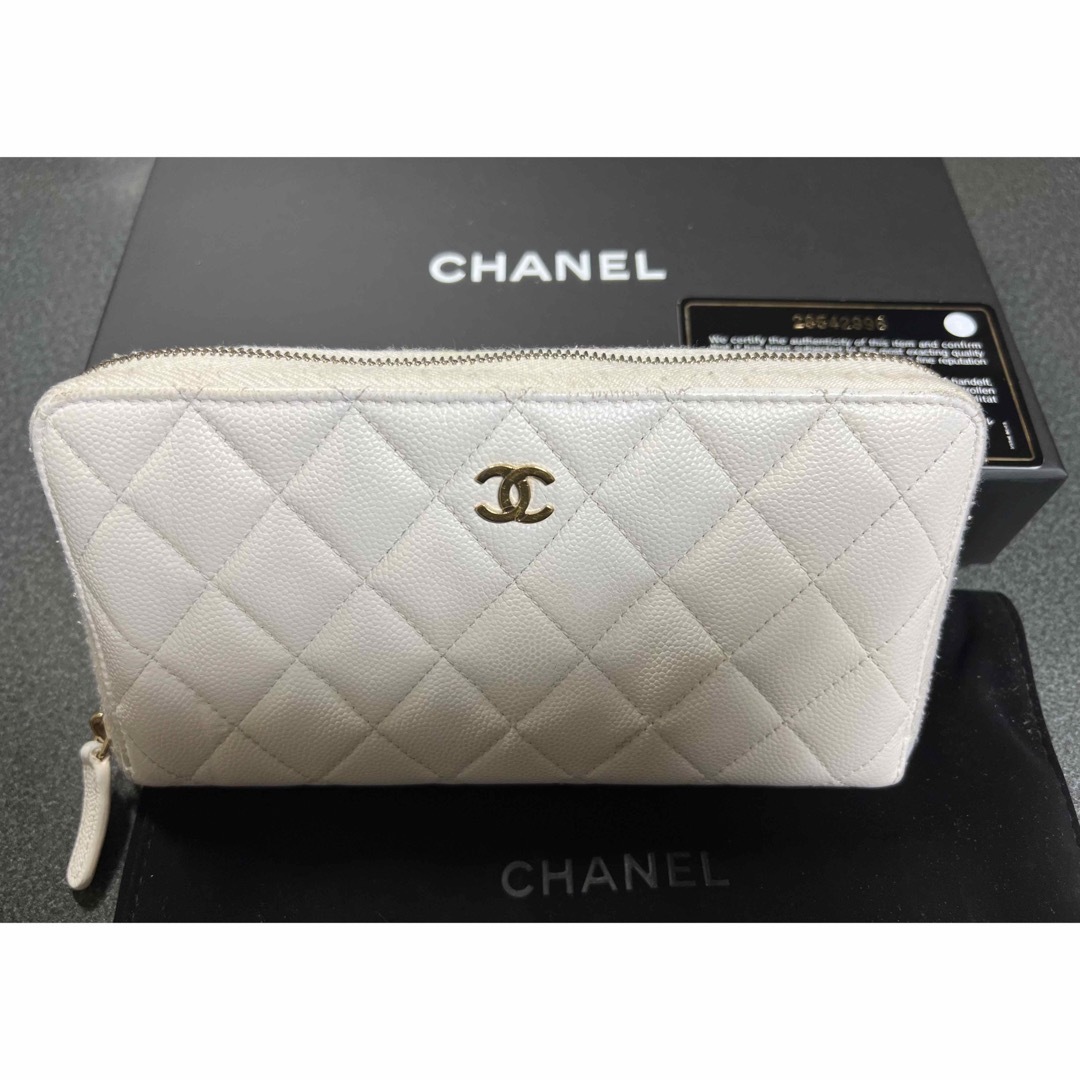 近年モデル　CHANEL キャビアスキン　マトラッセ　財布