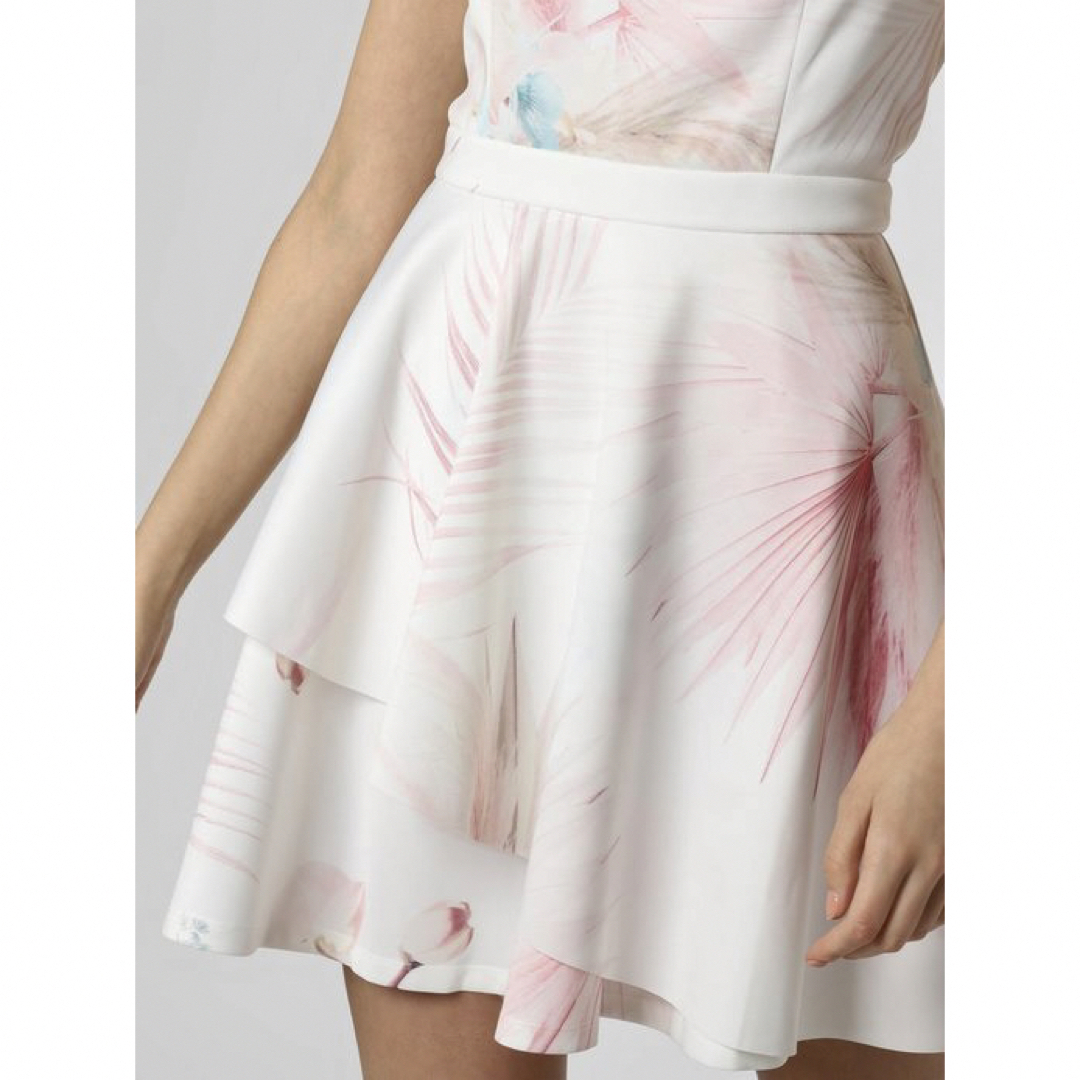テッドベイカーのピンク、パープル、白のレイヤードフローラルプリントタイトドレス