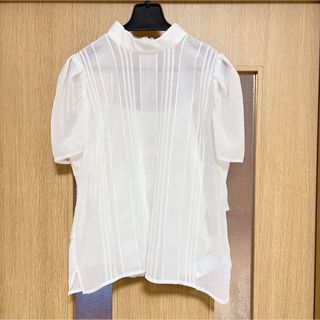 TILT SHOULDER TEE