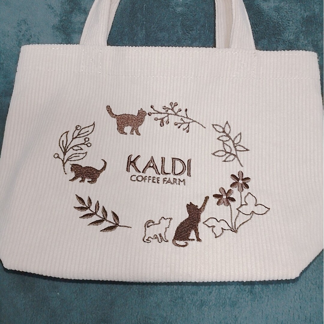 KALDI(カルディ)のKALDI 2023年ネコの日バッグ ミニトートバッグ＆限定フレーバーティー 食品/飲料/酒の飲料(茶)の商品写真