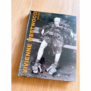 ヴィヴィアンウエストウッド(Vivienne Westwood)のvivienne west wood コレクション 洋書 写真集 シューズ(ファッション/美容)