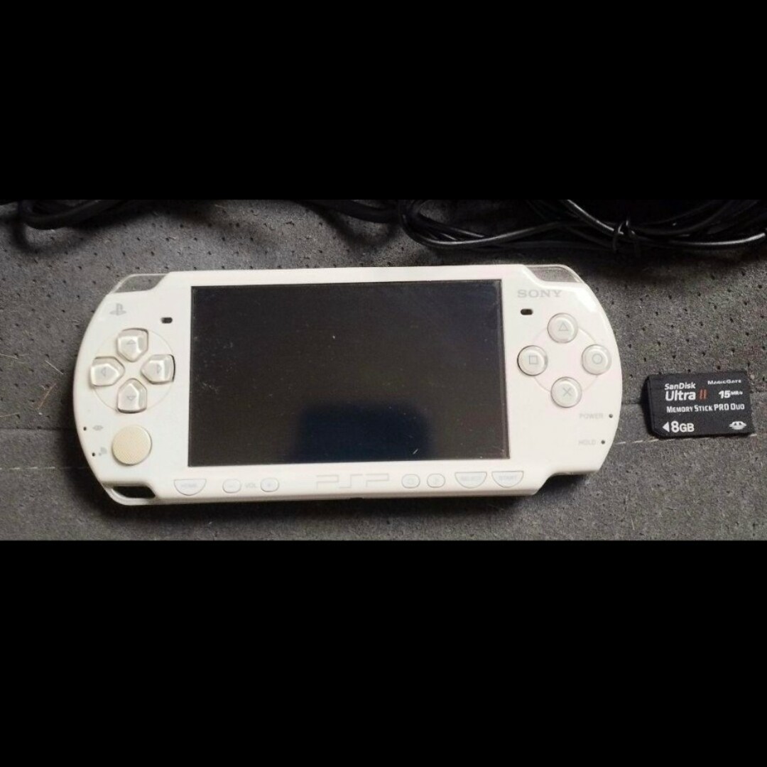 SONY(ソニー)のジャンク扱い　PSP2000 エンタメ/ホビーのゲームソフト/ゲーム機本体(携帯用ゲーム機本体)の商品写真