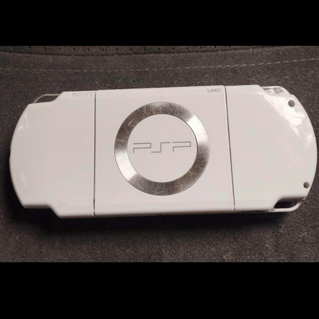 SONY(ソニー)のジャンク扱い　PSP2000 エンタメ/ホビーのゲームソフト/ゲーム機本体(携帯用ゲーム機本体)の商品写真