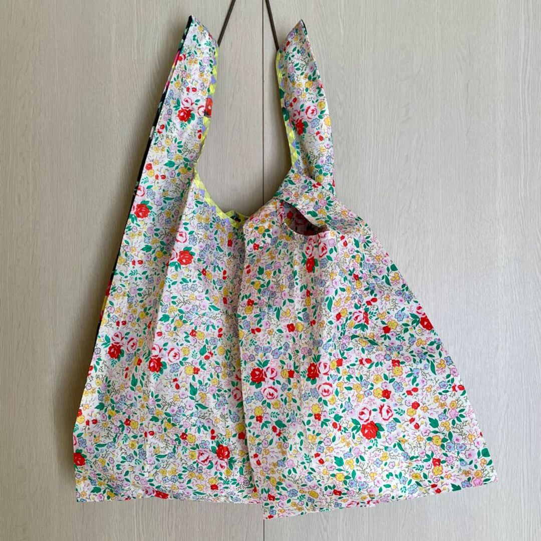 BAGGU(バグゥ)のBAGGU×Laura Ashley　STANDARD＆BABY BAGGU　 レディースのバッグ(エコバッグ)の商品写真