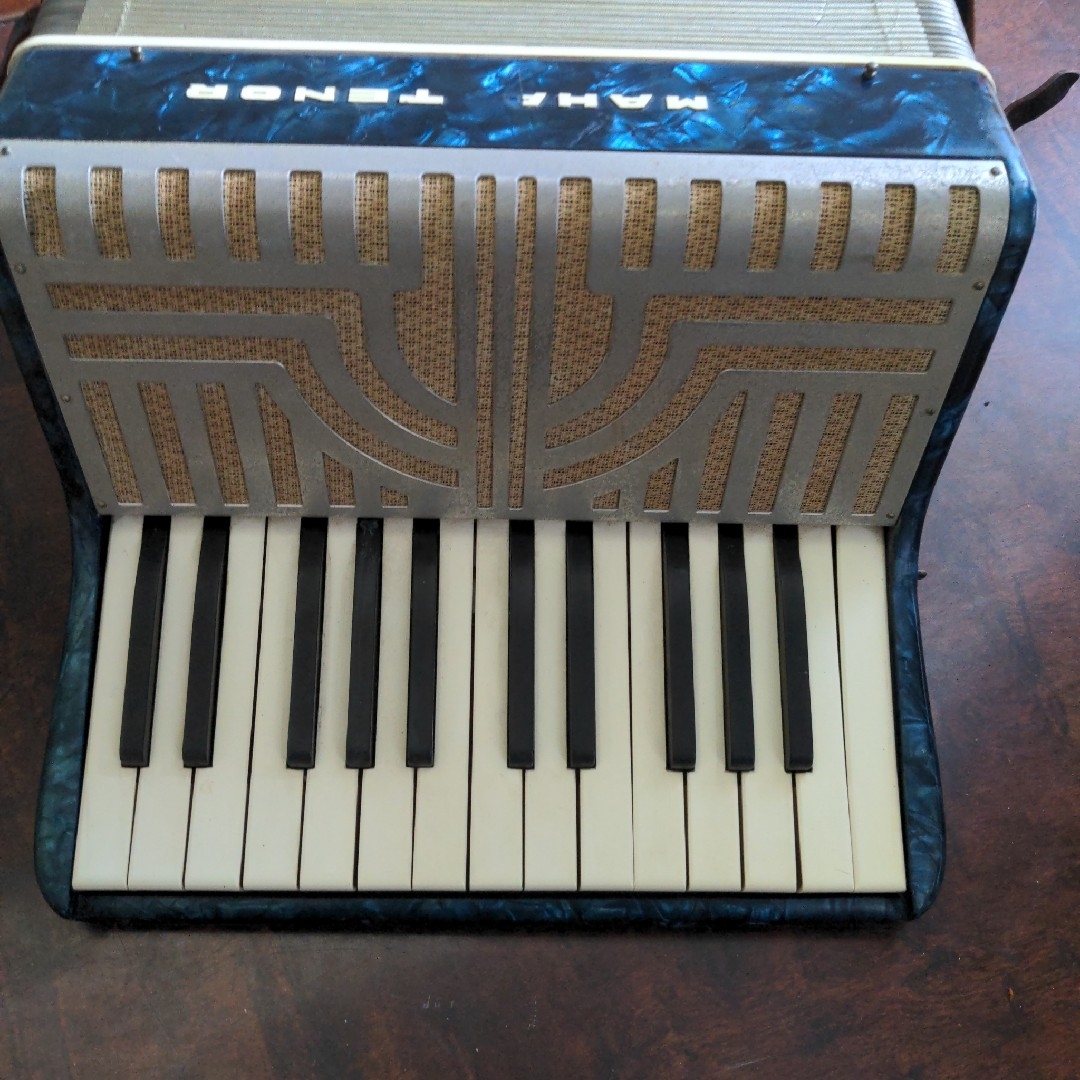ヤマハ(ヤマハ)のヤマハ　テノール　アコーディオン/YAMAHA 楽器の鍵盤楽器(アコーディオン)の商品写真