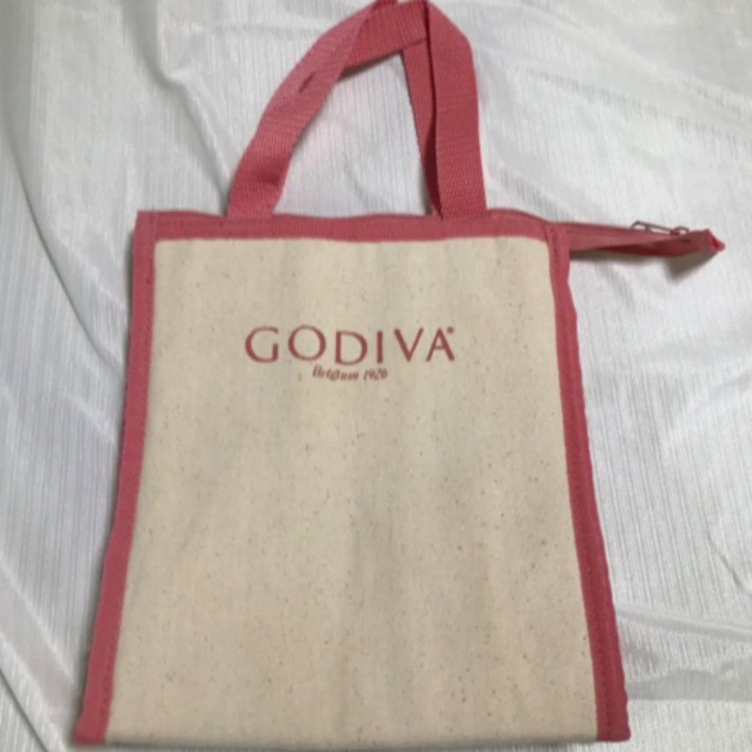 GODIVA(ゴディバ)の新品✨GODIVA✨ゴディバ保冷バック インテリア/住まい/日用品のキッチン/食器(弁当用品)の商品写真