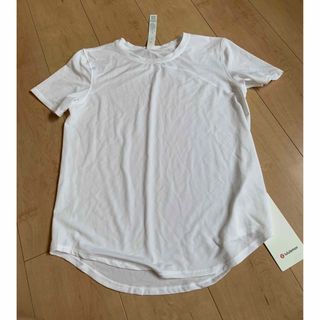 ルルレモン(lululemon)のトレーニンウェア　ルルレモン　新品(Tシャツ(半袖/袖なし))