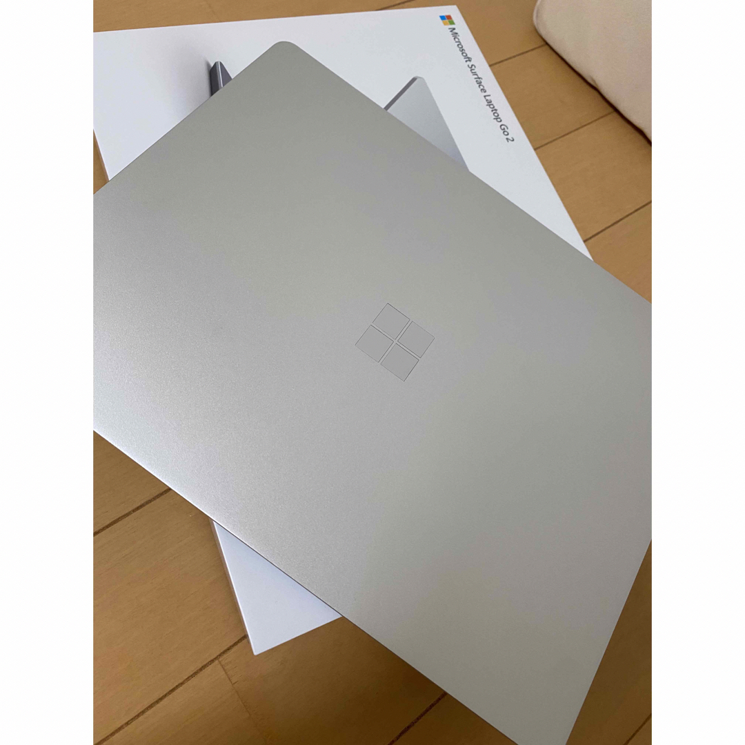 Microsoft(マイクロソフト)のMicrosoft Surface Laptop Go 2 プラチナ スマホ/家電/カメラのPC/タブレット(ノートPC)の商品写真